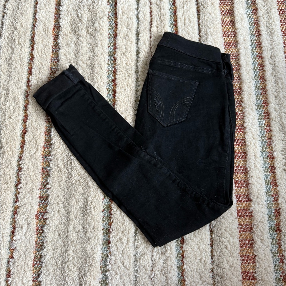 Hollister Distressed Women's Classic Black Jeggings
